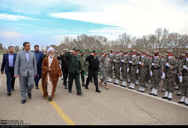 Deve-se notar que o Exército da República Islâmica do Irã e o Corpo de Guardiões da Revolução Islâmica são organizações independentes, não estão ligadas entre si - Sputnik Brasil