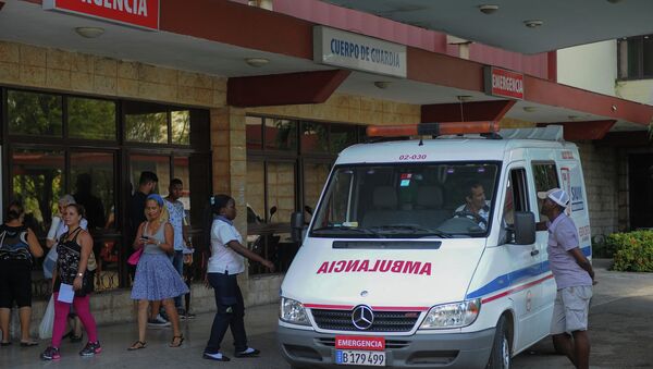 Ambulância em Cuba - Sputnik Brasil