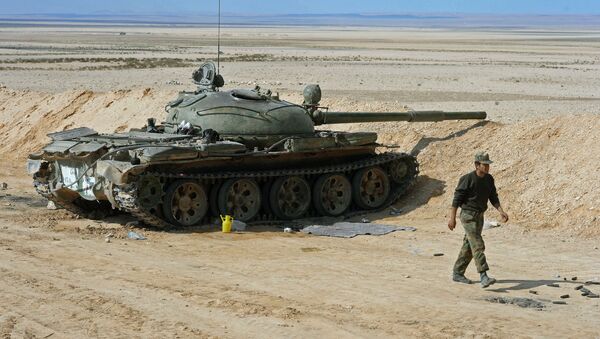 Tanque russo T-62 na Síria (arquivo) - Sputnik Brasil