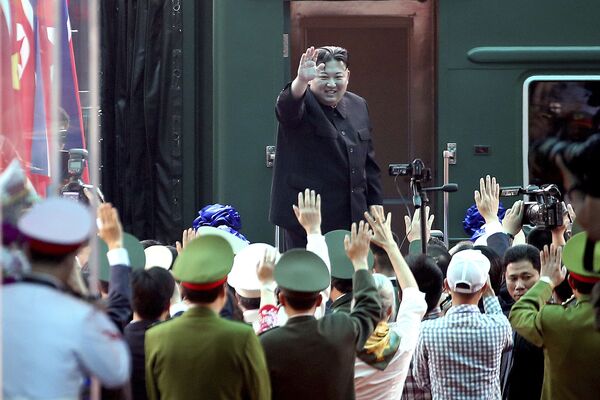 Kim Jong-un viaja de trem no Vietnã - Sputnik Brasil