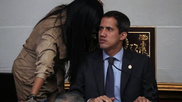 O líder da oposição venezuelana, Juan Guaidó, participa de uma sessão da Assembleia Nacional em Caracas, Venezuela. - Sputnik Brasil