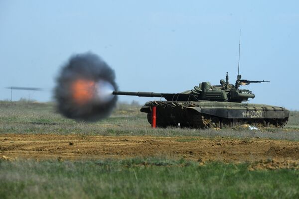 Tanque T-90 participa de exercícios militares no polígono de Prudboi, na região russa de Volgogrado - Sputnik Brasil