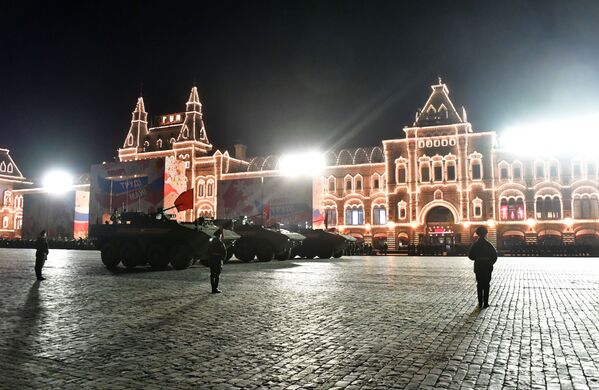 Blindado Bumerang é apresentado no ensaio da Parada da Vitória na Praça Vermelha, realizada anualmente em Moscou, Rússia - Sputnik Brasil
