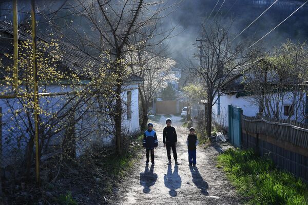 Crianças em uma das aldeias da Crimeia - Sputnik Brasil