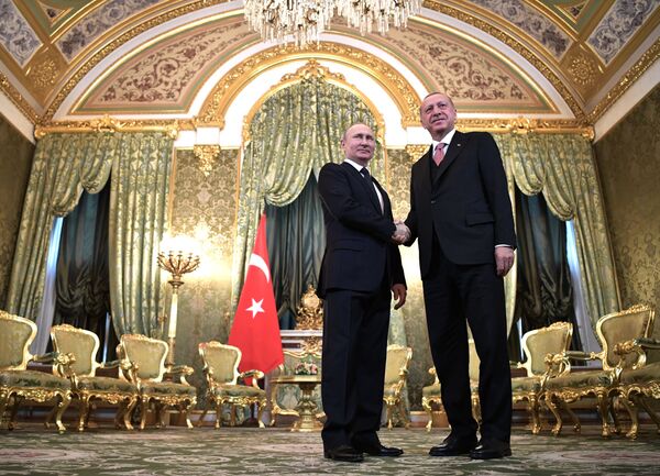 Presidente da Rússia, Vladimir Putin, e presidente da Turquia, Recep Tayyip Erdogan, durante seu encontro - Sputnik Brasil