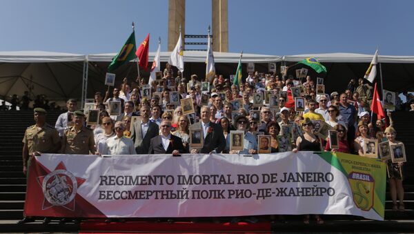 Foto oficial do regimento imortal em frente ao Monumento aos Pracinhas, no Rio de Janeiro - Sputnik Brasil