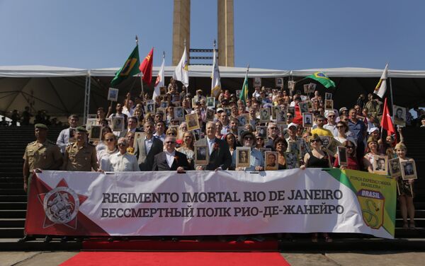 Foto oficial do Regimento Imortal em frente ao Monumento aos Pracinhas, no Rio de Janeiro - Sputnik Brasil