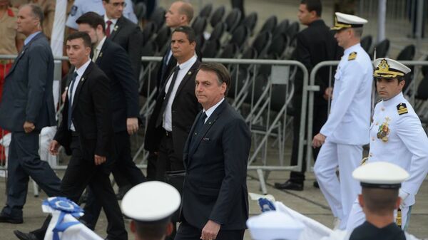 Presidente Jair Bolsonaro, chefe supremo das Forças Armadas brasileiras, chega para o evento em homenagem ao Dia da Vitória no Rio - Sputnik Brasil