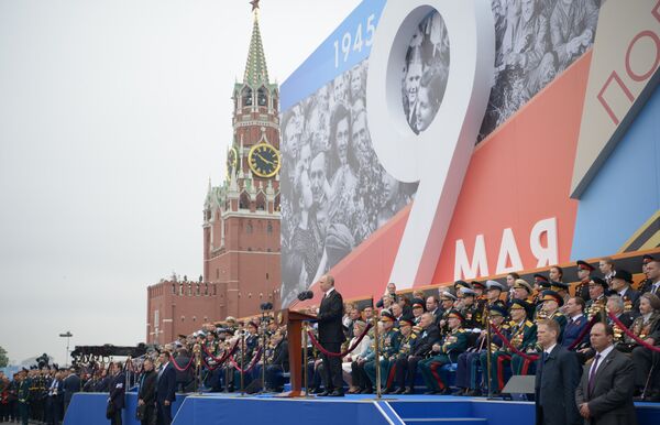 Presidente da Rússia, Vladimir Putin, durante a parada militar - Sputnik Brasil