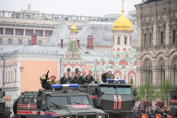 Polícia do Exército participa da parada militar em Moscou - Sputnik Brasil