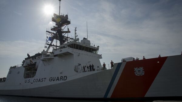 Navio da Guarda Costeira dos EUA USCGC James - Sputnik Brasil