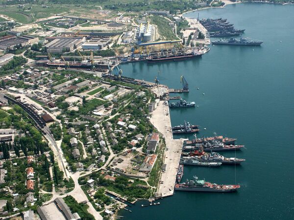 Navios da Frota do Mar Negro estacionados perto da costa de Sevastopol - Sputnik Brasil