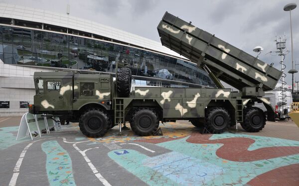 Lançador múltiplo de foguetes Polonez na exposição internacional de armamento e equipamento militar MILEX 2019, em Minsk - Sputnik Brasil