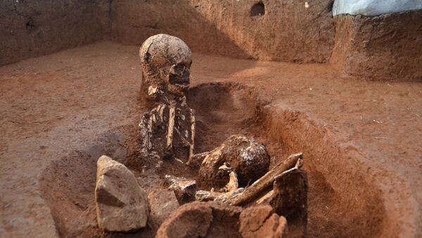 Cientistas encontram esqueletos dentro de vasos da morte em Laos - Sputnik Brasil
