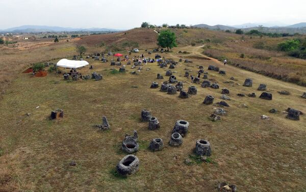 Vista dos misteriosos vasos da morte em Laos - Sputnik Brasil