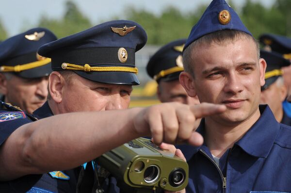 Oficiais russos durante exercícios das forças aéreas e das forças de defesa antiaérea da Rússia e Bielorrússia - Sputnik Brasil