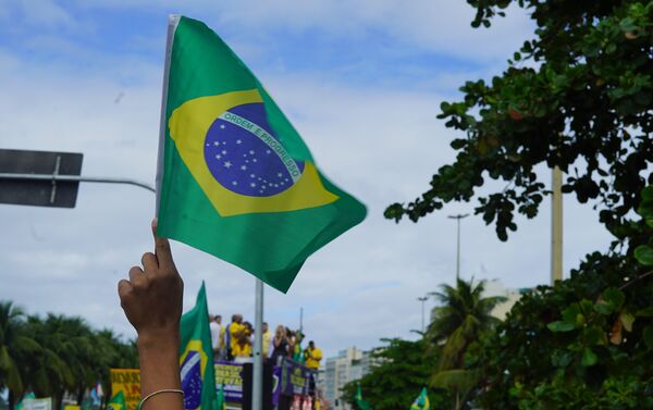 Bandeira do Brasil fotografada durante ato de manifestação a favor do presidente Jair Bolsonaro. - Sputnik Brasil