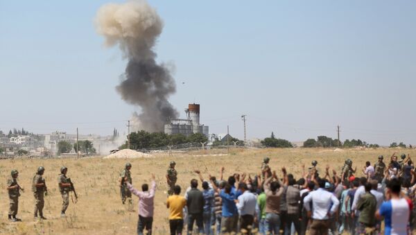 Explosão em Kobani, na Síria. - Sputnik Brasil