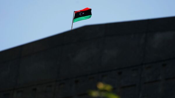 A bandeira da Líbia avistada em Manhattan de Nova York. - Sputnik Brasil