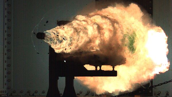 Arma eletromagnética (EMRG) dos EUA sendo testada no estado americano da Virgínia, 31 de janeiro de 2008 (imagem referencial) - Sputnik Brasil