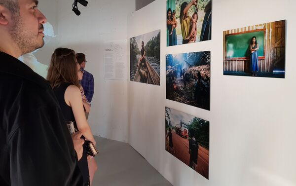 Visitantes apreciam exposição Amazonas, Moscou, 6 de junho de 2019 - Sputnik Brasil