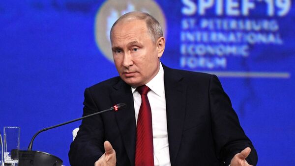 Presidente russo Vladimir Putin durante reunião do Fórum Econômico Internacional de São Petersburgo 2019 (SPIEF 2019), em 7 de junho de 2019 - Sputnik Brasil