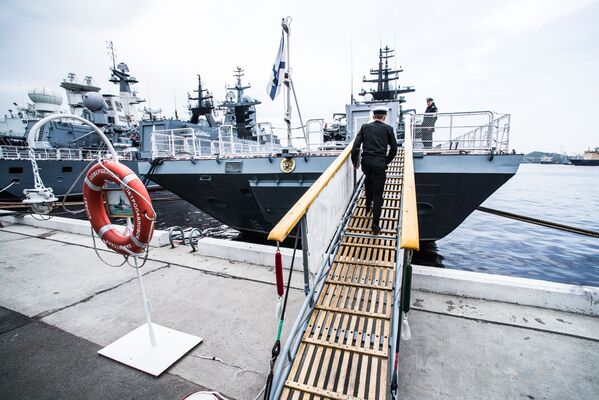 Corveta Sovershenny no porto da cidade russa de Vladivostok - Sputnik Brasil