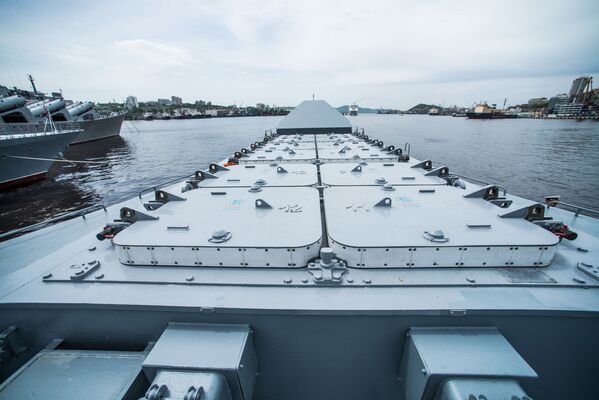 Lançadores do sistema de defesa antiaérea Redut a bordo da corveta Sovershenny, da Frota do Pacífico - Sputnik Brasil
