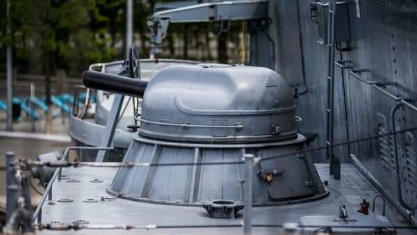 Canhão de seis canos AK-630M da corveta Sovershenny, da Frota do Pacífico - Sputnik Brasil