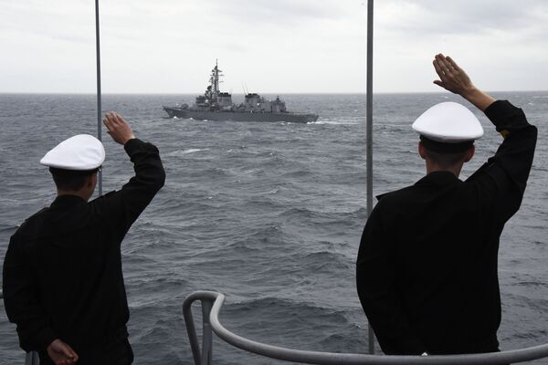 Fuzileiros do navio antissubmarino grande Admiral Panteleev durante as manobras conjuntas russo-japonesas SAREX 2019 - Sputnik Brasil