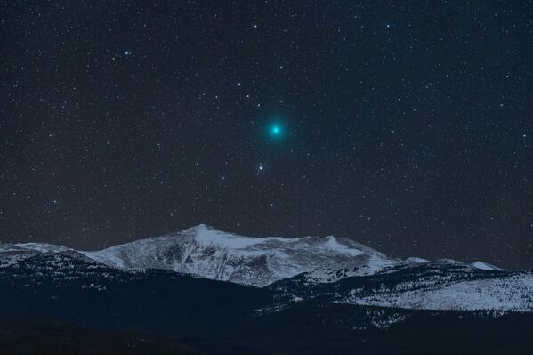 Cometa e Montanha do fotógrafo americano Kevin Palme - Sputnik Brasil