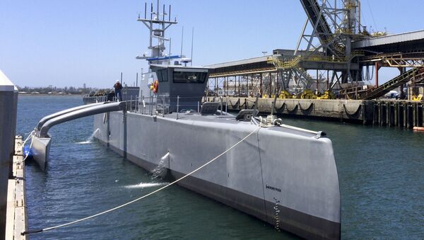 Sea Hunter, um navio autônomo da Marinha dos EUA, em San Diego - Sputnik Brasil