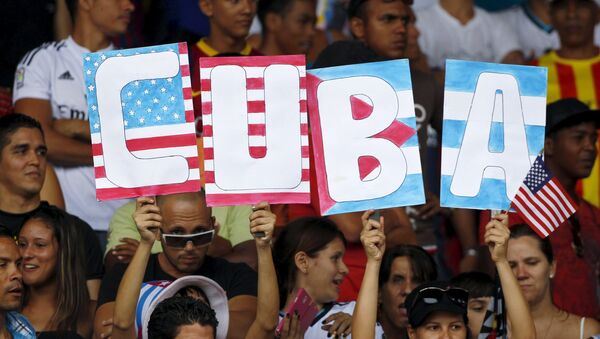 Cubanos na partida de futebol entre a seleção de Cuba e o NY Cosmos - Sputnik Brasil
