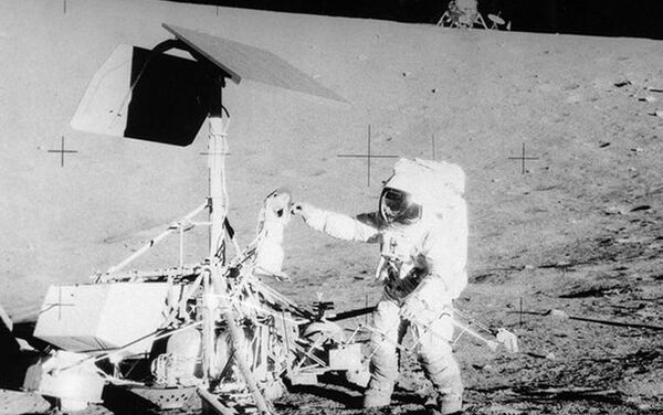 Apollo 12 na Lua - Sputnik Brasil