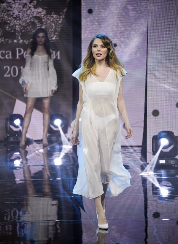 Candidatas do concurso Beleza Russa 2019 desfilam durante a final da competição - Sputnik Brasil