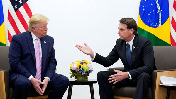 Encontro entre o presidente dos EUA Donald Trump com o mandatário brasileiro Jair Bolsonaro no G20, no Japão - Sputnik Brasil