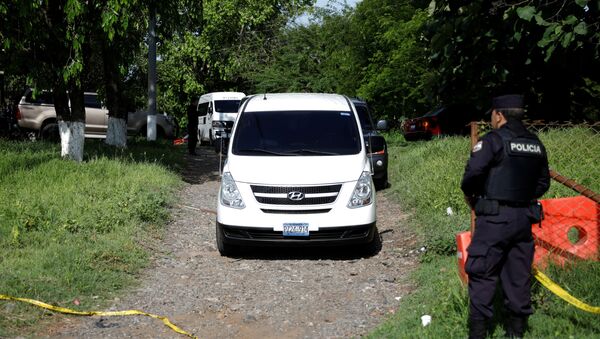 Chega em El Salvador os corpos de Martínez e sua filha - Sputnik Brasil