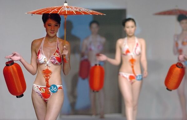 Participante do 33º concurso Miss Biquíni International China, na China - Sputnik Brasil