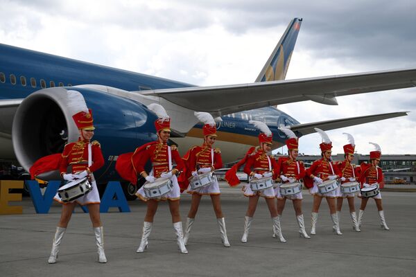 Recepção de boas-vindas de aeronave da Vietnam Airlines no Aeroporto Internacional de Sheremetyevo, na Rússia - Sputnik Brasil