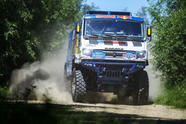 Caminhão participante do rally Rota da Seda durante a etapa na região de Irkutsk - Sputnik Brasil