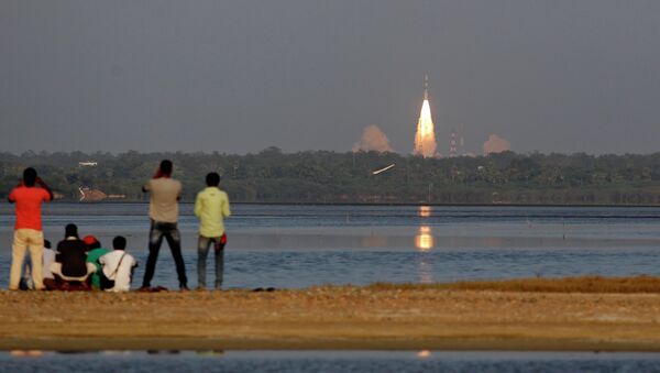 Lançamento de um satélite da Organização de Pesquisa Espacial Indiana (ISRO), em 28 de março de 2015. - Sputnik Brasil