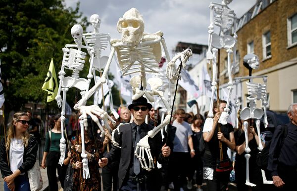 Marcha de ativistas do movimento Extinction Rebellion em Londres - Sputnik Brasil