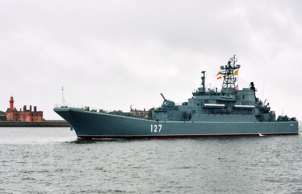 Navio pesado de desembarque Minsk - Sputnik Brasil