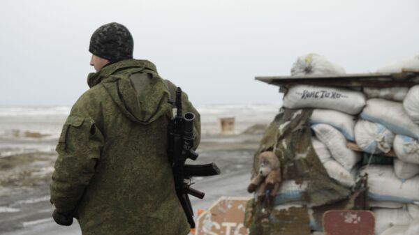 Miliciano da República Popular de Donetsk na cidade de Enakievo - Sputnik Brasil