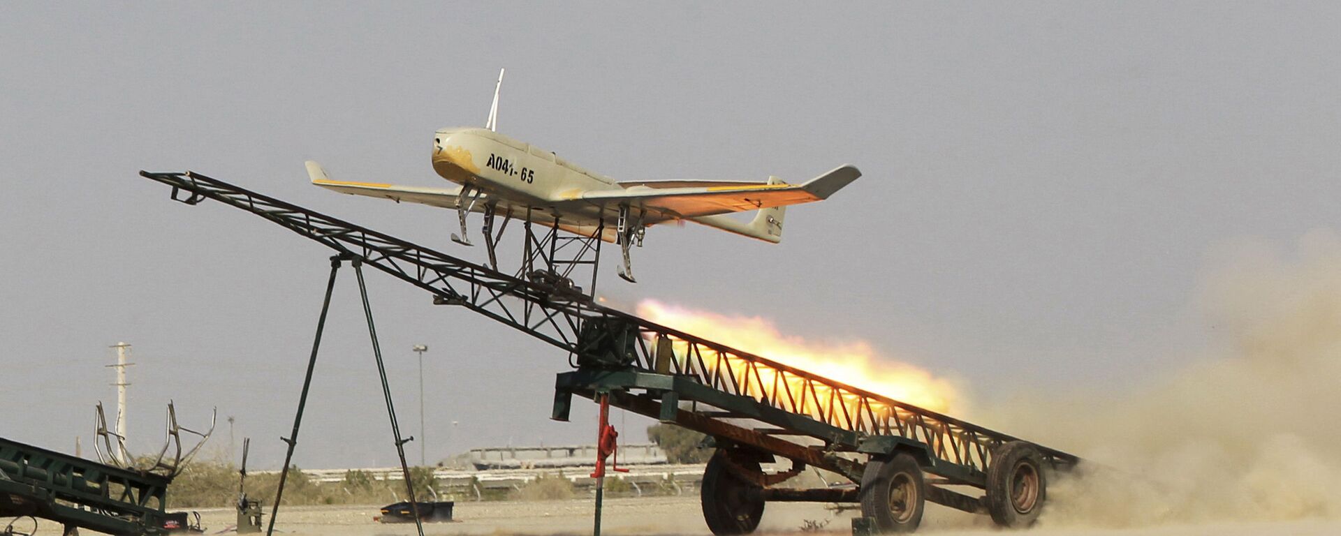 Drone iraniano é lançado durante exercício militar no sul do Irã (imagem de arquivo) - Sputnik Brasil, 1920, 18.10.2022