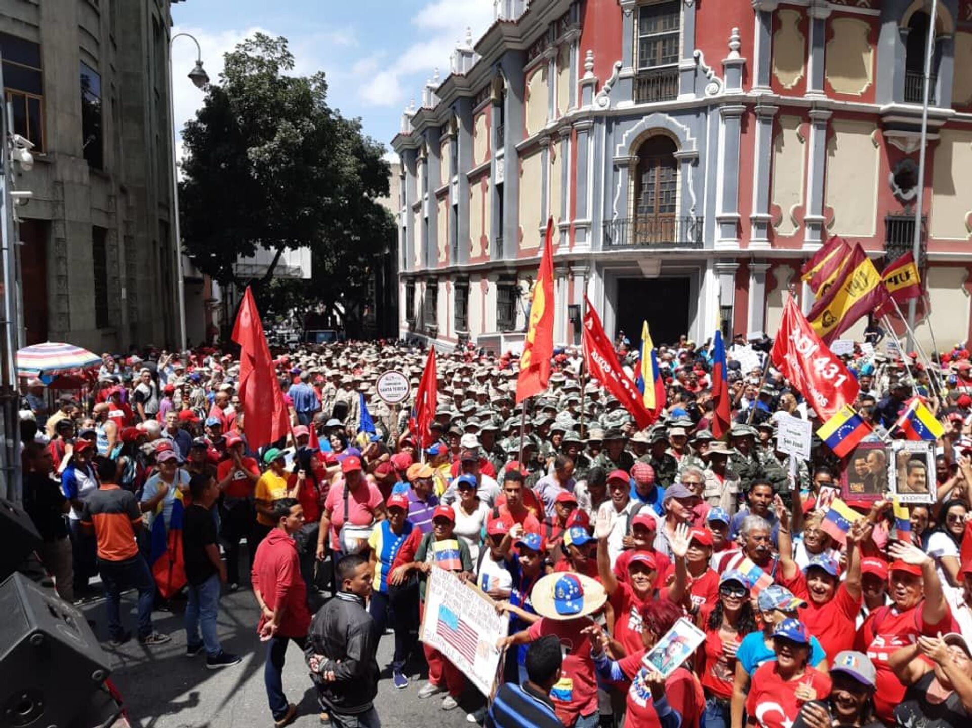Apoiadores do governo Maduro saem às ruas para apoiar o Foro de São Paulo, em Caracas, Venezuela - Sputnik Brasil, 1920, 26.08.2022