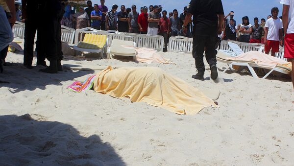 Os turistas foram assassinado na praia do hotel, em Sousse, na Tunisia, no dia 26 de junho. - Sputnik Brasil