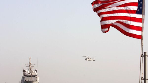 Navios americanos da Quinta Frota Militar perto da capital do Bahrein Manama - Sputnik Brasil