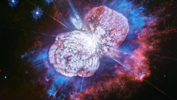 Uma das maiores estrelas da Via Láctea, Eta Carinae, potencial “assassino” da vida na Terra - Sputnik Brasil