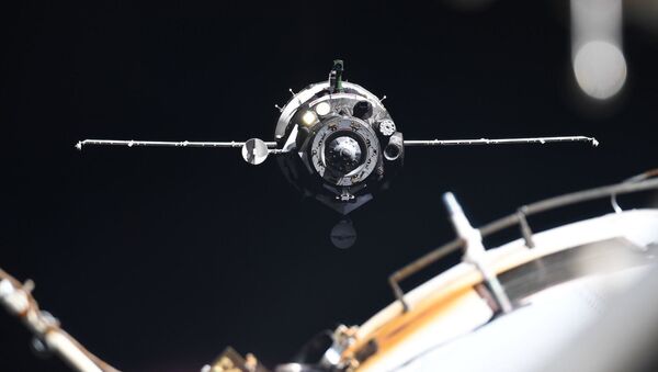 Espaçonave Soyuz MS-13 com a tripulação da Expedição 60/61 à Estação Espacial Internacional - Sputnik Brasil